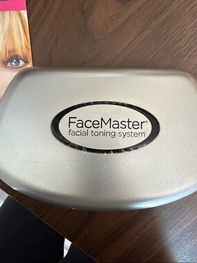 Suzanne Somers Facial Toning System - Silver